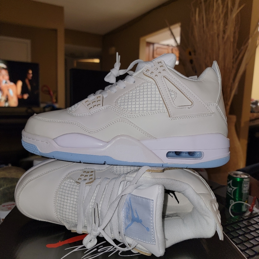 (COLOR CHANGING) Air Jordan Retro 4's